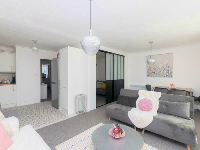 2 Bedroom Apartment To Rent In Ingledew Court, Leeds, West Yorkshire, LS17