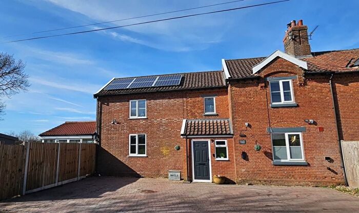 4 Bedroom Semi Detached House For Sale In King Row, Shipdham, Thetford, IP25