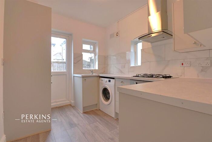 2 Bedroom Maisonette For Sale In Greenford, UB6