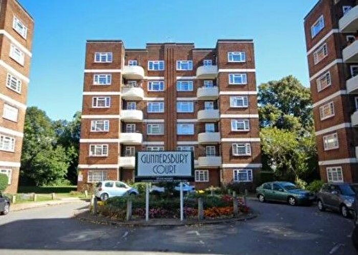 2 Bedroom Flat To Rent In Bollo Lane, London, W3