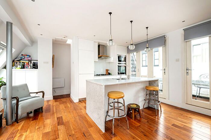 3 Bedroom Terraced House For Sale In Ruston Mews, London, W11