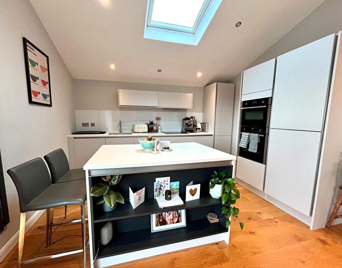 2 Bedroom Apartment To Rent In Oak Road, Didsbury, M20