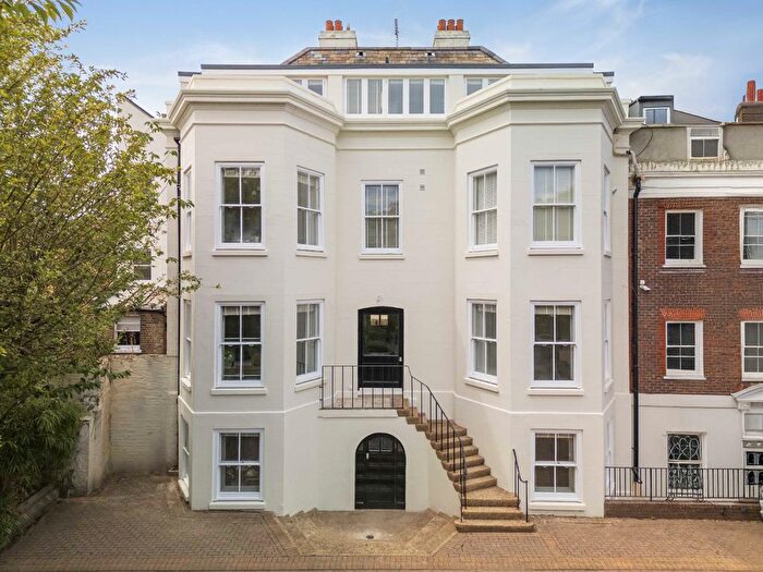 1 Bedroom Flat For Sale In Church Street, Isleworth, TW7