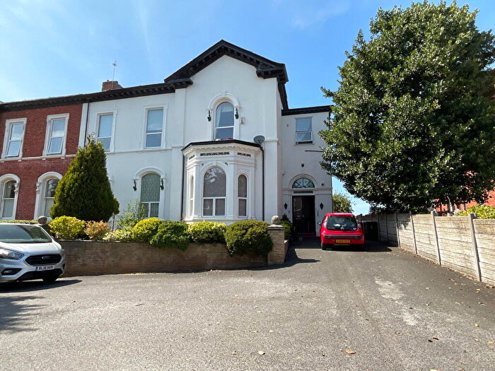 3 Bedroom Maisonette For Sale In Queens Road, Southport, PR9