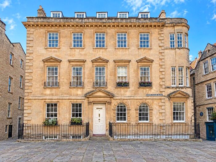 1 Bedroom Apartment For Sale In Hamilton House, Bath, BA1