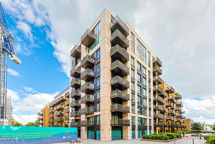 2 Bedroom Flat For Sale In Parrs Way, Hammersmith, W6
