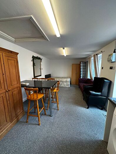 1 Bedroom Flat To Rent In Cambridge Road, Hounslow, TW4