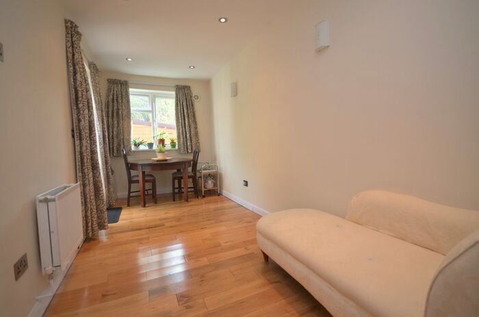 1 Bedroom Studio To Rent In Lancaster Avenue, Tulse Hill, London, SE27