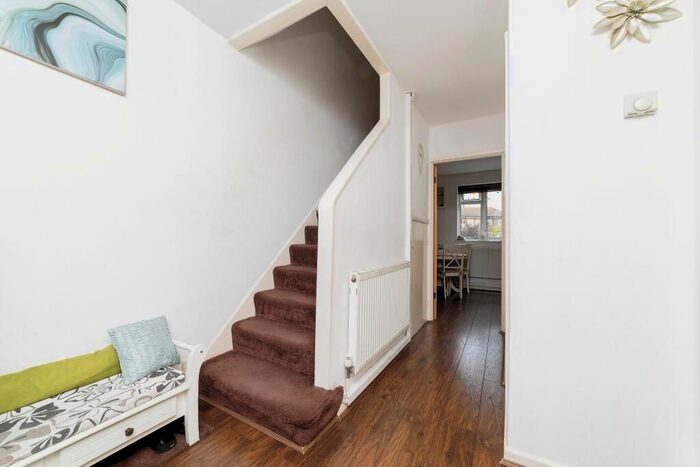 2 Bedroom Maisonette To Rent In Whiting Avenue, Barking, IG11