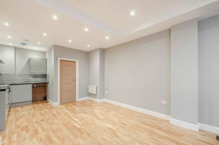 2 Bedroom Flat To Rent In Waldram Park Road, Forest Hill, London, SE23