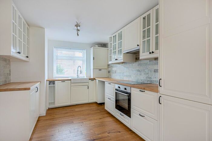 3 Bedroom House To Rent In Southlands Road, Bromley, Kent, BR2