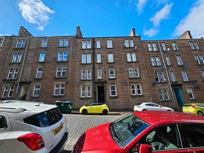 2 Bedroom Flat To Rent In Rosefield Street, Dundee, DD1