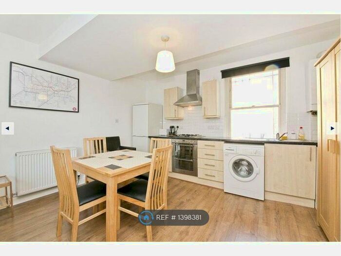 Studio To Rent In Pentonville Road, London, N1