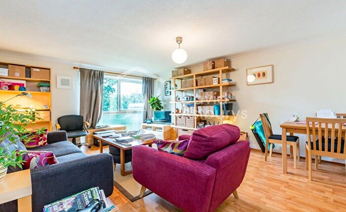 2 Bedroom Apartment To Rent In Fortis Green, Muswell Hill, London, N2