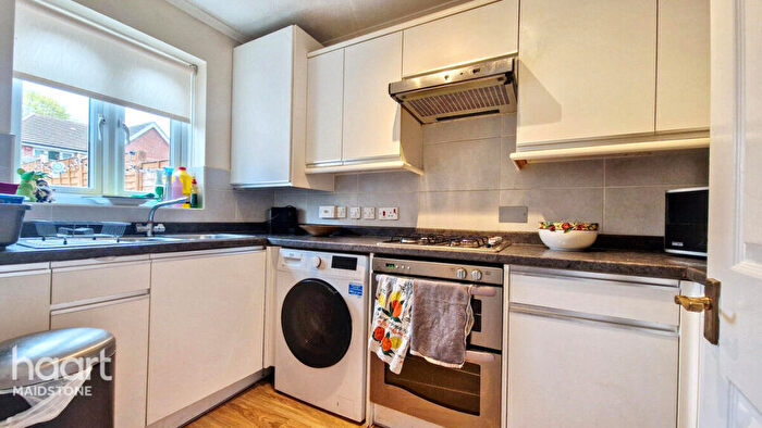 2 Bedroom End Of Terrace House To Rent In Crownfields, Maidstone, ME14