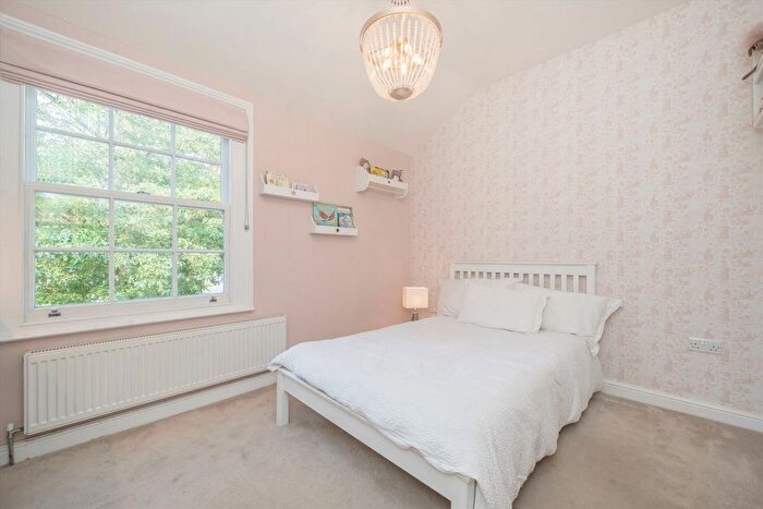 2 Bedroom Property For Sale In St. Marys Square, Ealing, W5