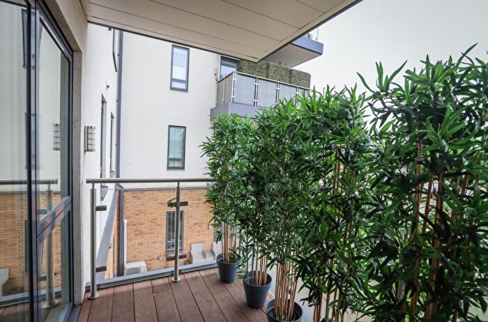 2 Bedroom Flat To Rent In Castle View Retirement Village, Helston Lane, SL4