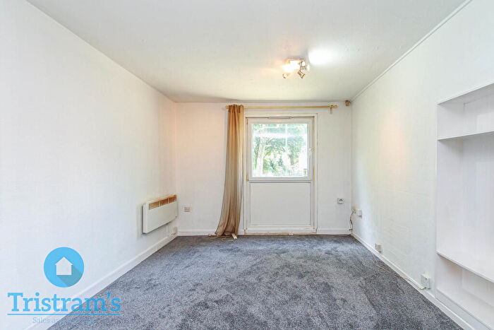 1 Bedroom Flat To Rent In Frobisher Gardens, Daybrook, NG5