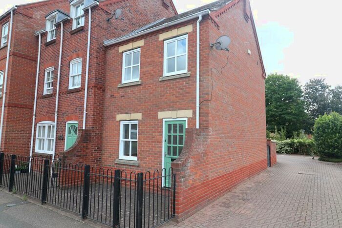 2 Bedroom End Of Terrace House To Rent In Abbey House, High Street, Spalding, PE11