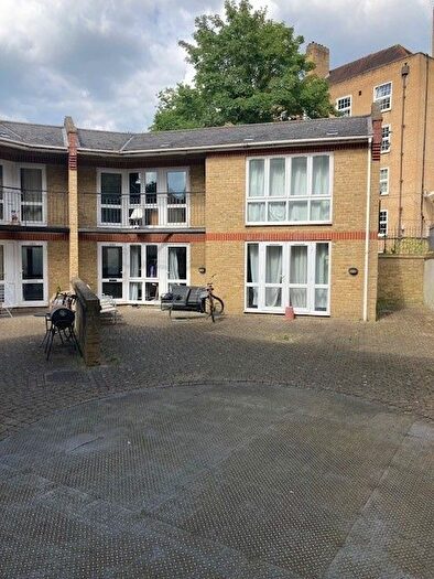 5 Bedroom Semi-Detached House To Rent In Tabley Road, Holloway, Islington, North London, N7