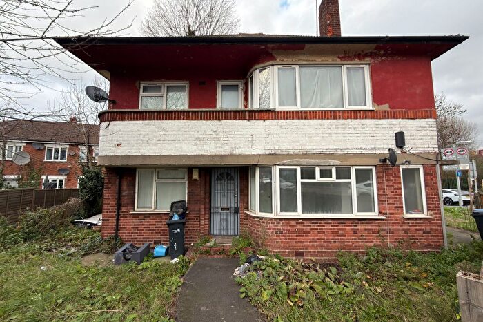 2 Bedroom Flat For Sale In Pymmes Close, London, N13