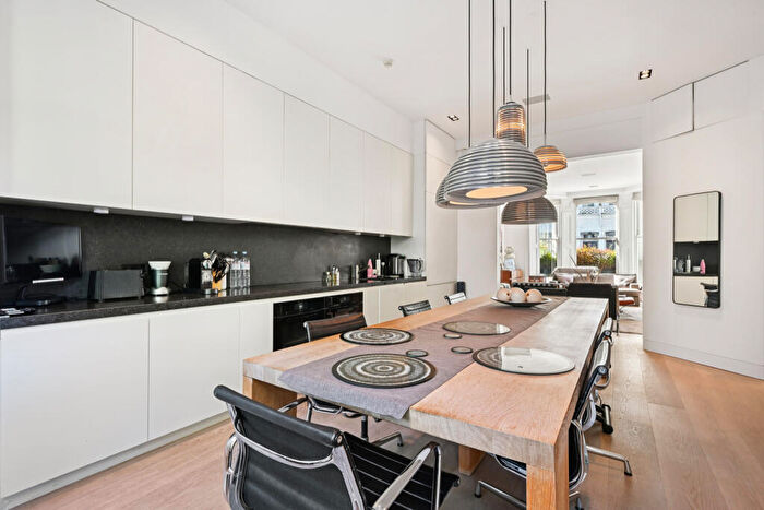 2 Bedroom Apartment For Sale In Coleherne Road, London, SW10