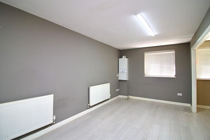 1 Bedroom Flat To Rent In Miles Road, Mitcham, CR4