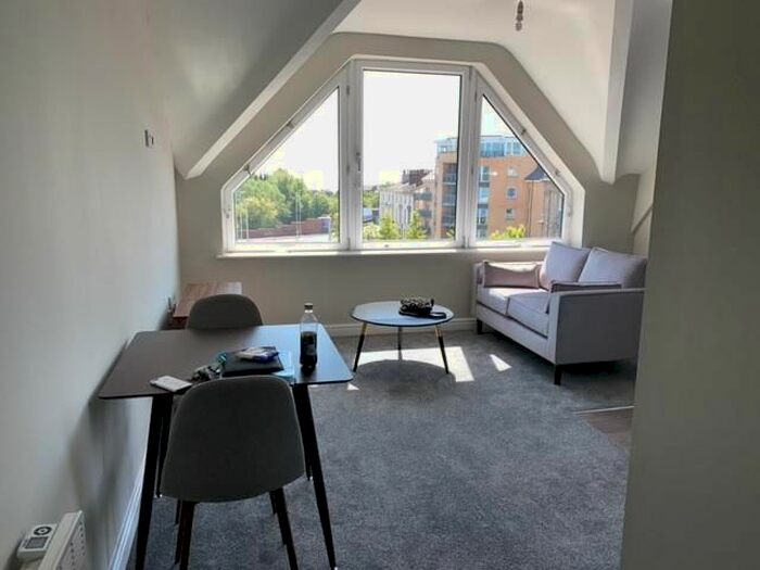 1 Bedroom Flat To Rent In Mersey View, Wirral, CH41