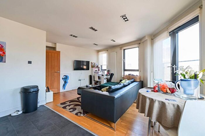 2 Bedroom Flat For Sale In Poplar High Street, Canary Wharf, E14