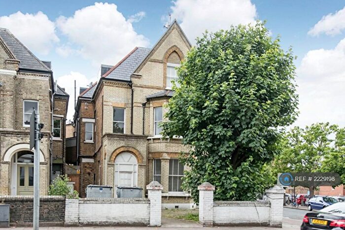 1 Bedroom Flat To Rent In Bedford Hill, London, SW12