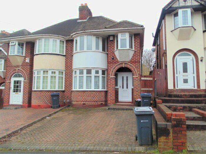 3 Bedroom Semi-Detached House To Rent In Booths Farm Road, Great Barr, B42