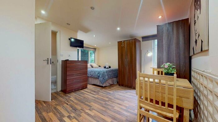 Studio To Rent In Chichele Road, NW2