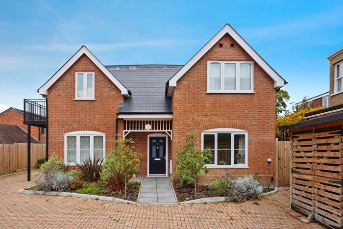 Maisonette For Sale In Eggars Hill, Aldershot, Hampshire, GU11