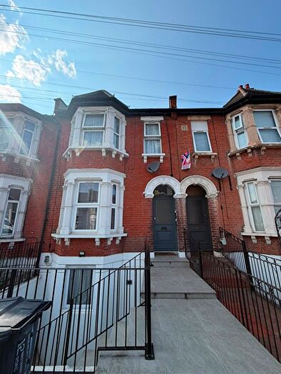 2 Bedroom Flat To Rent In Britannia Road, Ilford, IG1