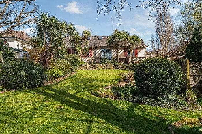 3 Bedroom Detached House For Sale In Westside, Tillington, GU28