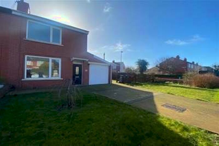 3 Bedroom House To Rent In Warley Road, Blackpool, FY2