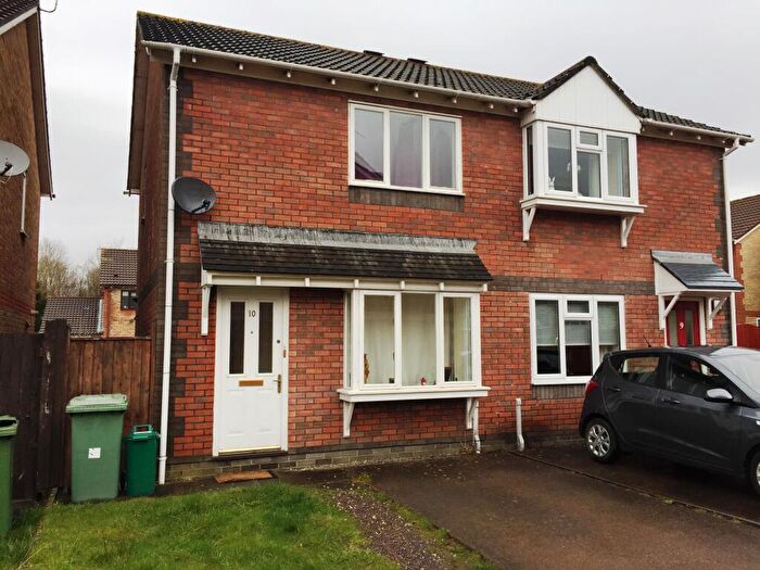 2 Bedroom House To Rent In Cwrt Ywen, Llanharry, Pontyclun, CF72