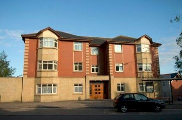 2 Bedroom Flat To Rent In Dillwyn Road, Sketty, Swansea, SA2
