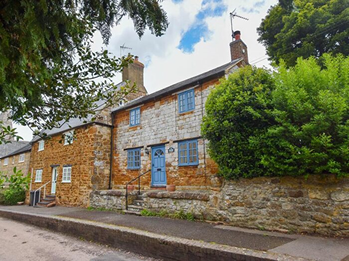 3 Bedroom Cottage To Rent In Main Street, Abthorpe, NN12