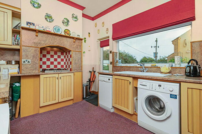 2 Bedroom Detached Bungalow For Sale In Rothwell Road, Desborough, NN14