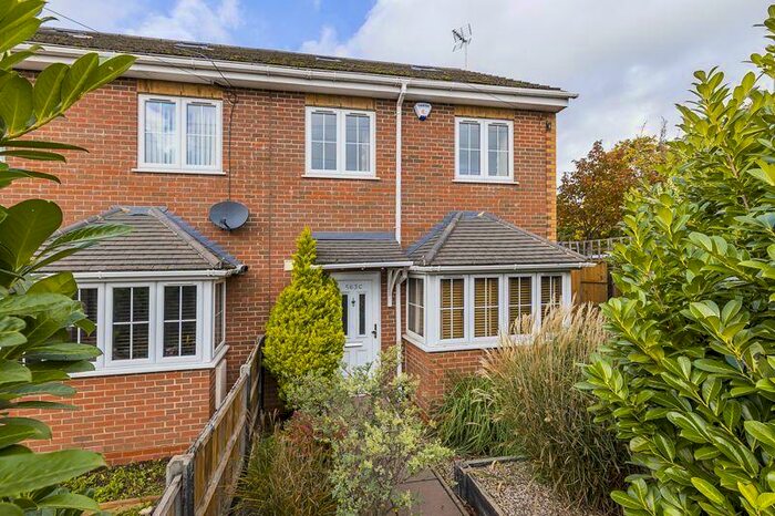 4 Bedroom Terraced House To Rent In New North Road, Ilford, IG6