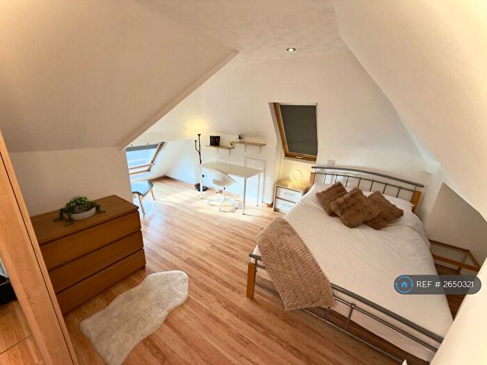 5 Bedroom Semi-Detached House To Rent In Farndon Green, Nottingham, NG8