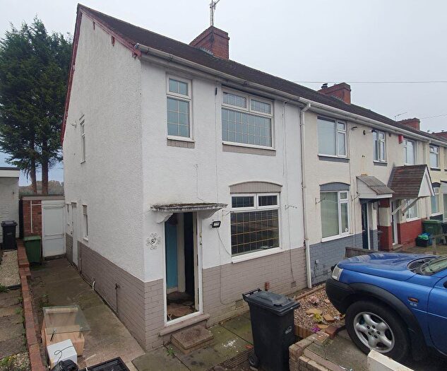 2 Bedroom End Of Terrace House For Sale In Thorns Road, Brierley Hill, West Midlands, DY5