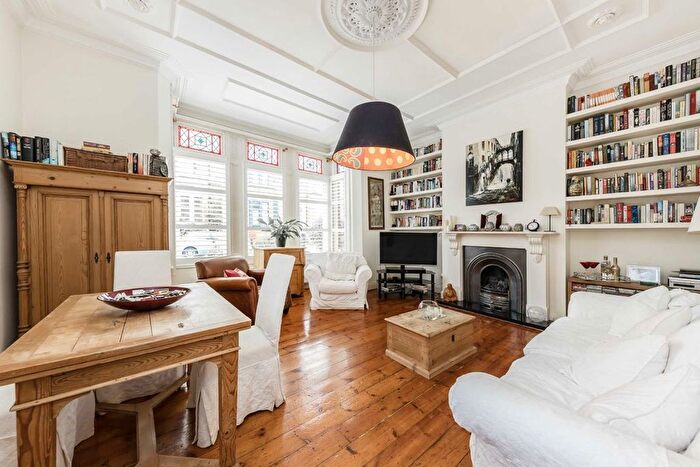 2 Bedroom Flat To Rent In Baronsmere Road, London, N2