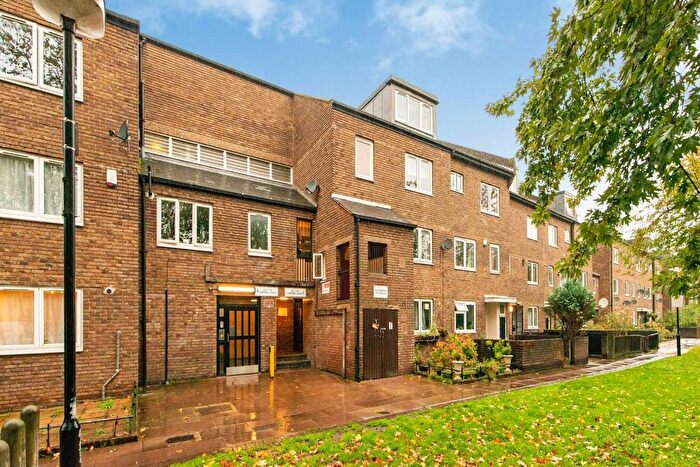 2 Bedroom Flat To Rent In Campbell Road, Mile End, London, E3
