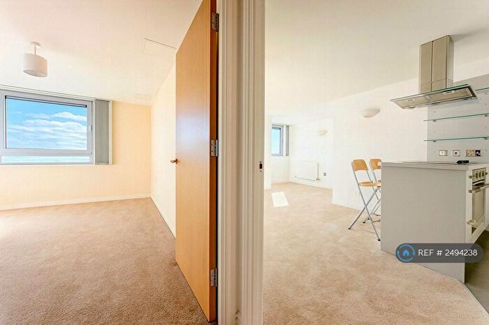 1 Bedroom Flat To Rent In Aspects, Sutton, SM1