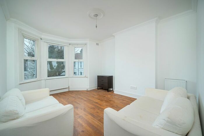 3 Bedroom Flat To Rent In Lansdowne Grove, London NW10