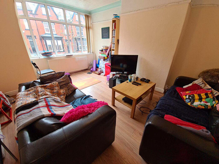 4 Bedroom House To Rent In Manor Terrace, Leeds, LS6