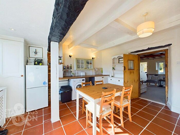 2 Bedroom Cottage For Sale In Norwich Road, Tacolneston, Norwich, NR16