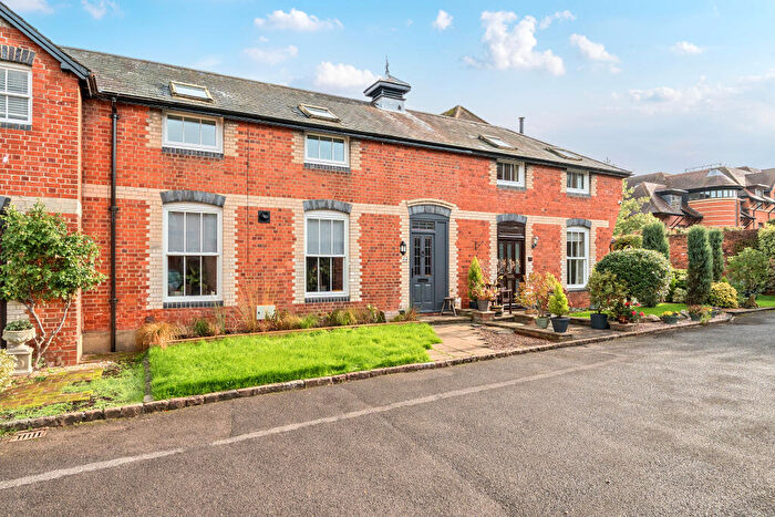 2 Bedroom Mews For Sale In Friday Street, Henley-On-Thames, RG9